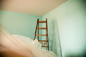 איך לצבוע חדר או צביעת דירה כולל אפקטים דקורטיביים לקירות