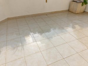 קבלן איטום גגות מרוצפים, איך אוטמים קרמיקה במרפסת או בגג